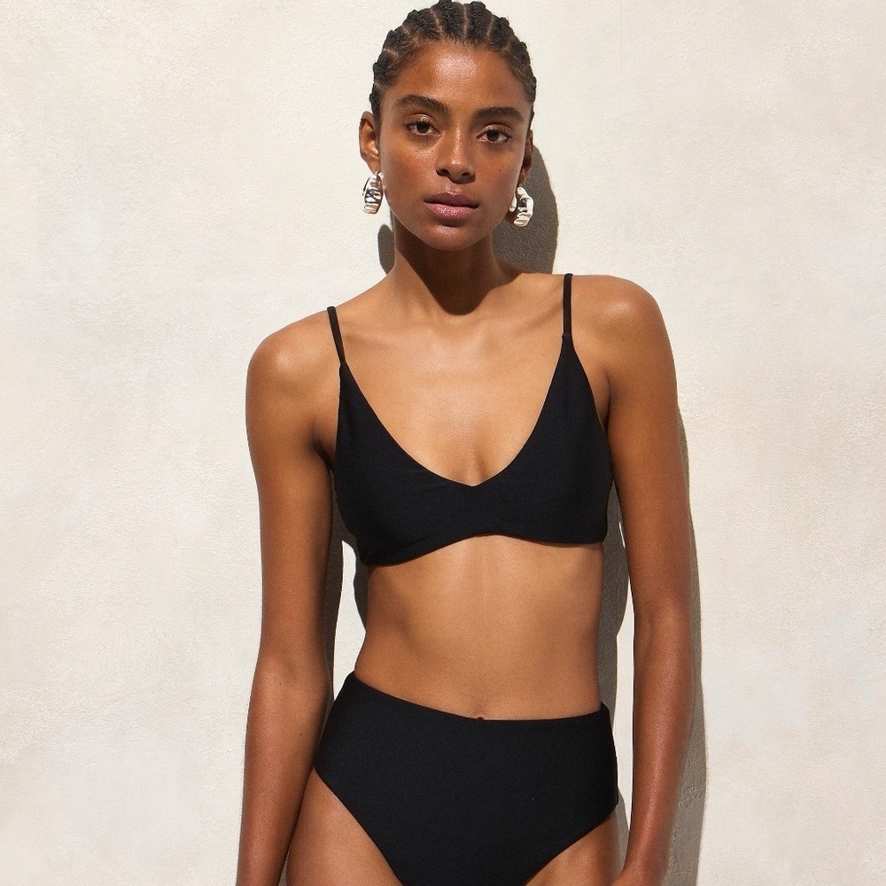 NWT!! J. CREW Lana Bikini Top Classic Sculpt Solid Black V Neckline Swim Small